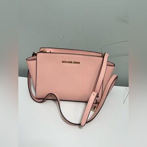 Michael Kors Selma Small Satchel crossbody pink
